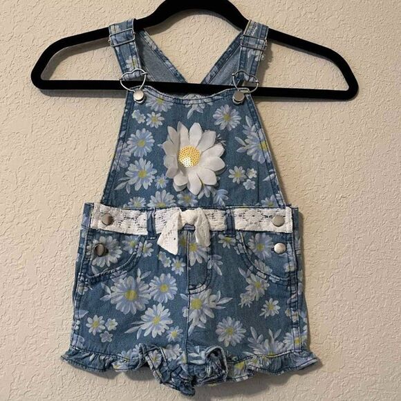 Girls Daisy Overalls/Shorts size 4 - Picture 1 of 9